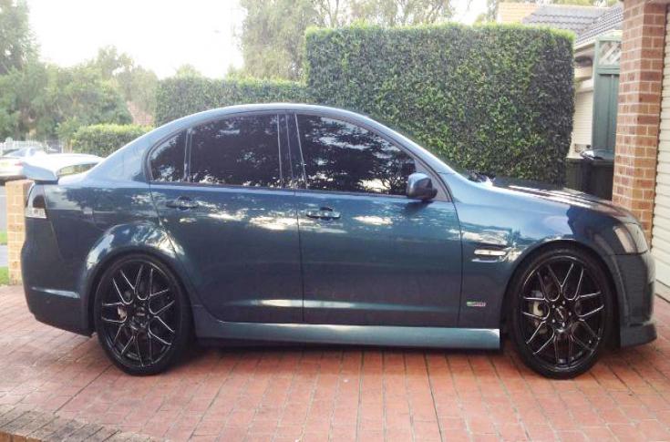 HOLDEN-COMMODORE-VE-ONWARDS-MATRIX-BLACK-PIPED